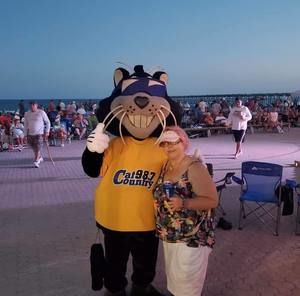 Meet your Posher, Angela